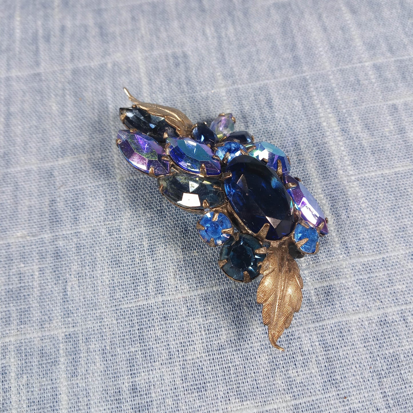 1950s Vintage Pin with Dark Blue Rhinestones and Silver Tone Leaves