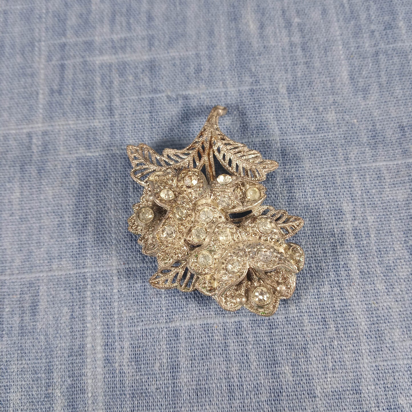 1930s Vintage Filigree Leaf Pin with Clear Rhinestones