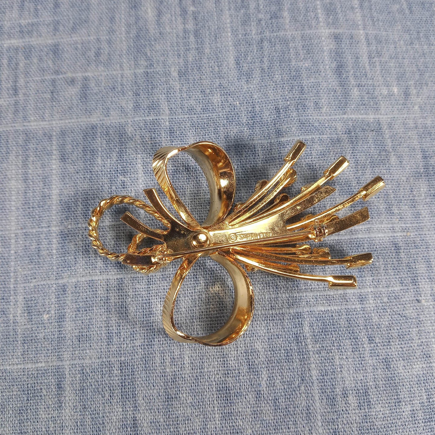 1990s Vintage Bow Spray Pin with Clear Rhinestones