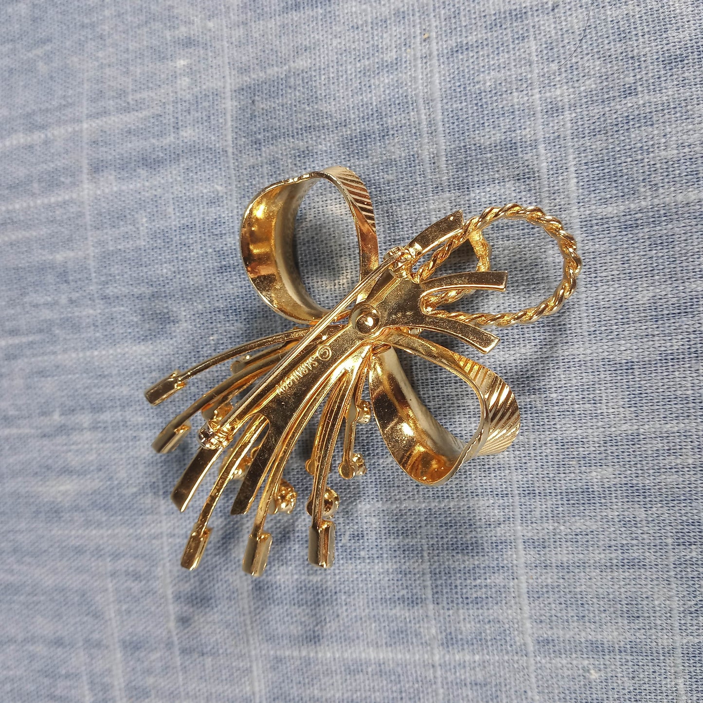 1990s Vintage Bow Spray Pin with Clear Rhinestones