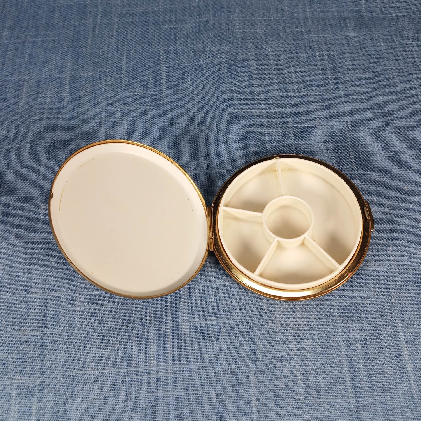 1940s Vintage Compact: Make Up Holder w Separators and No Mirror by Stratton