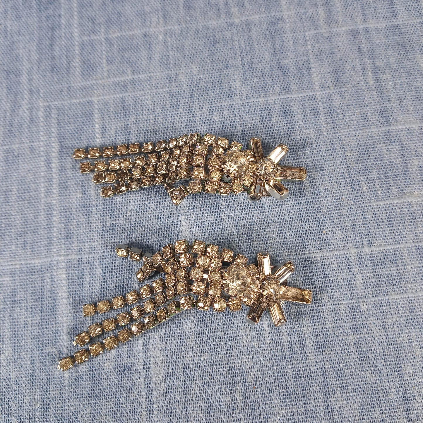 1960s Vintage Dangle Clip Earrings with Clear Rhinestone Baguette Cut Flower Tops