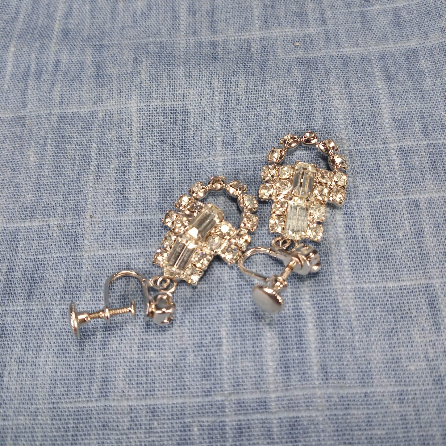 1950s Vintage Screw Back Drop Earrings with Clear Rhinestones