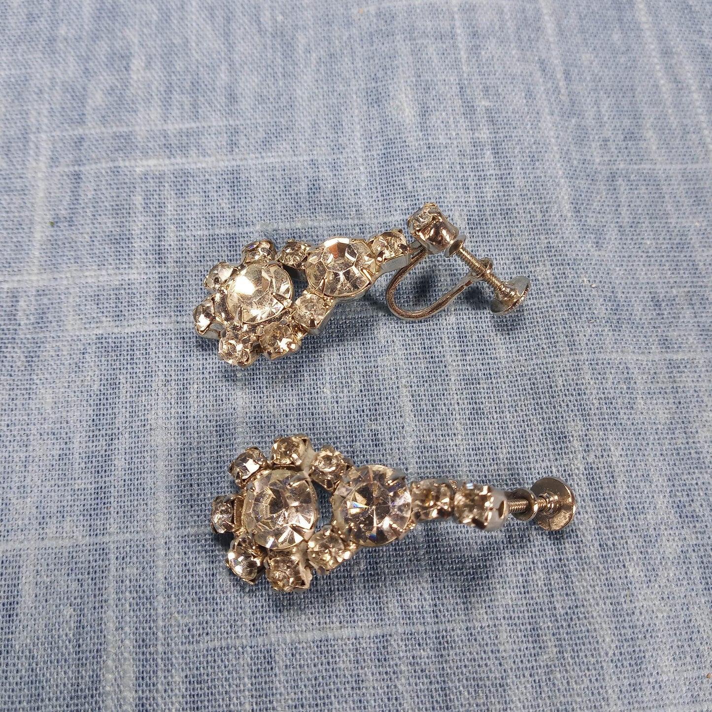 1960s Vintage Screw Back Dangle Earrings with Clear Rhinestones
