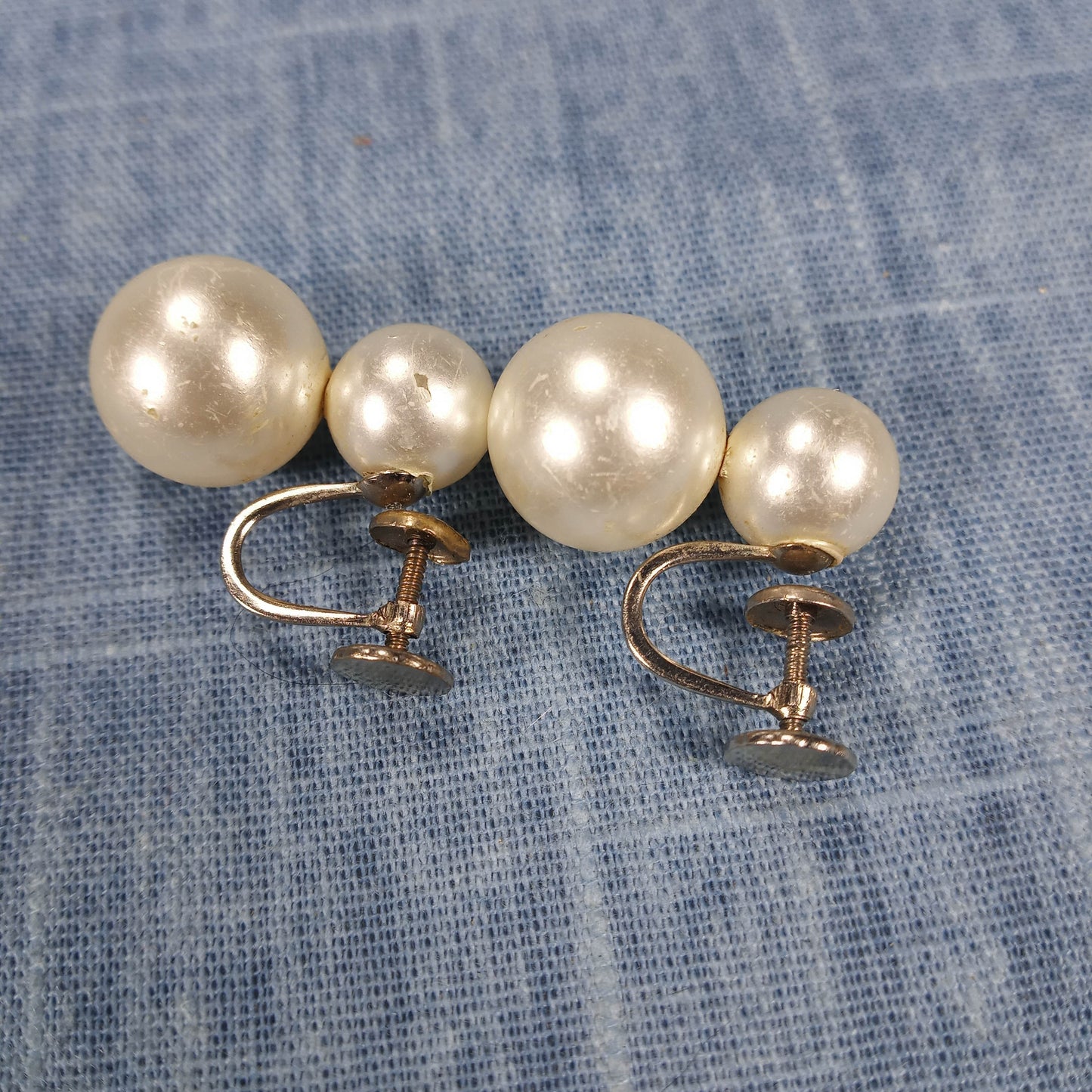 1960s Vintage Screw Back Earrings with Small and Large White Beads