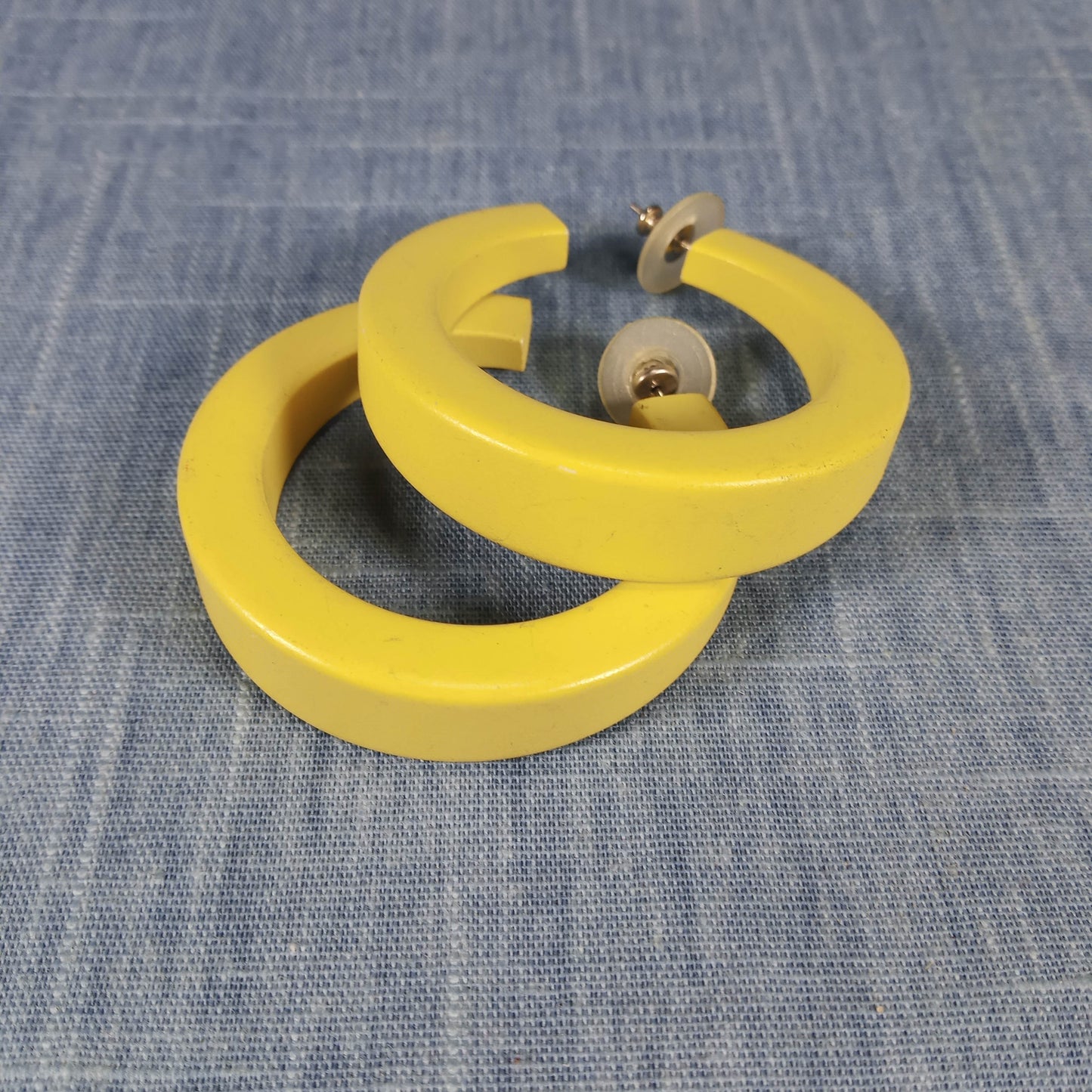 1960s Vintage Hoop Pierced Earrings in Banana Yellow