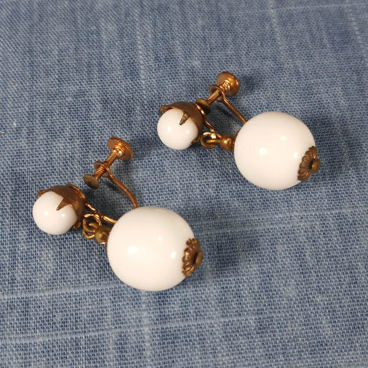 1960s Vintage Dangle Screw Back Earrings with Large and Small White Beads