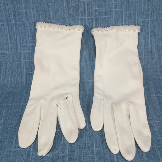 1950s Vintage White Fabric Pearl Edge Gloves