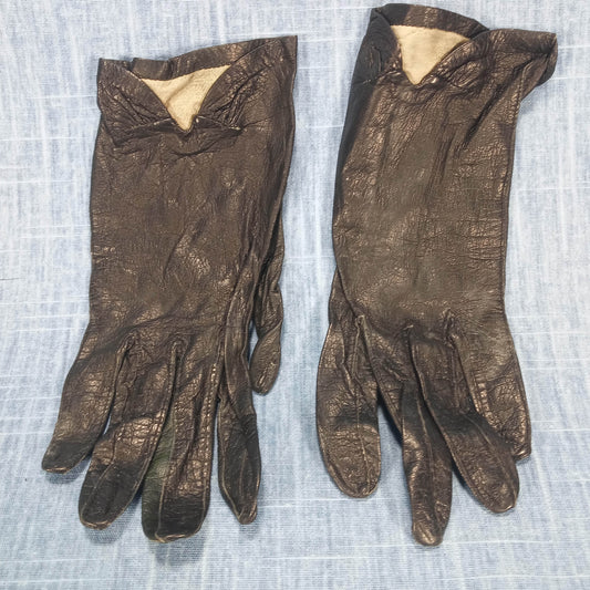 1940s Vintage Black Kid Leather Short Gloves from France
