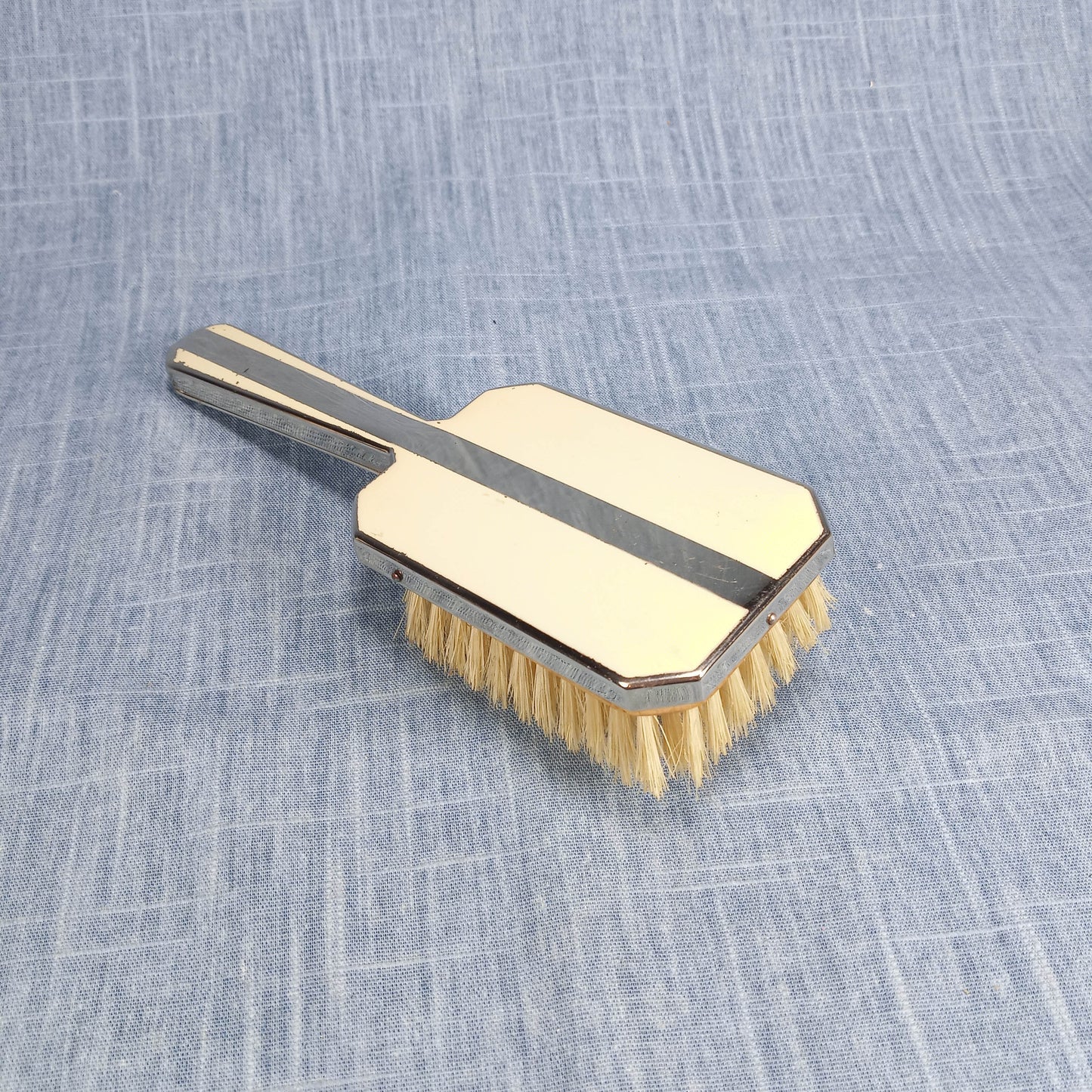 1920s Vintage Art Deco Hair Brush in Cream and Wood