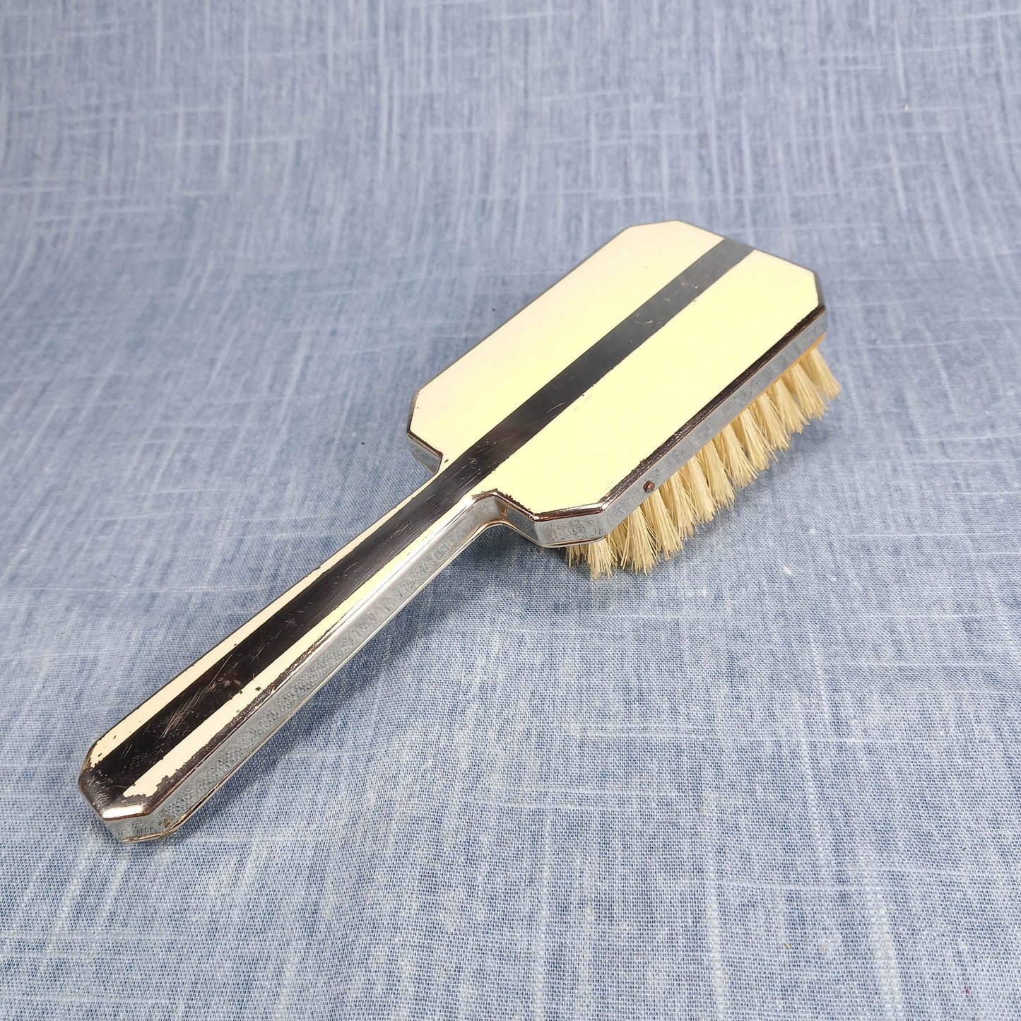 1920s Vintage Art Deco Hair Brush in Cream and Wood