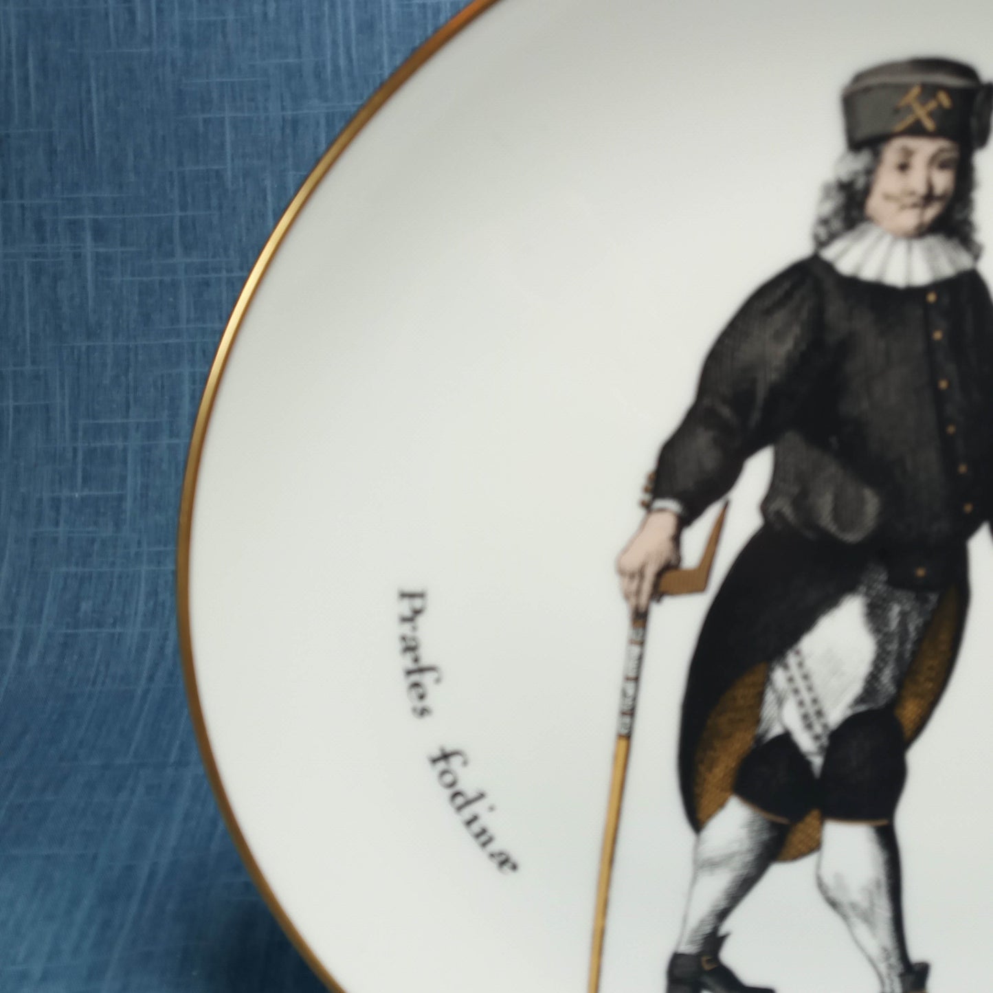 Mid 20th Century Fürstenberg West Germany Porcelain Hanging Plate Gluckauf-Verlag