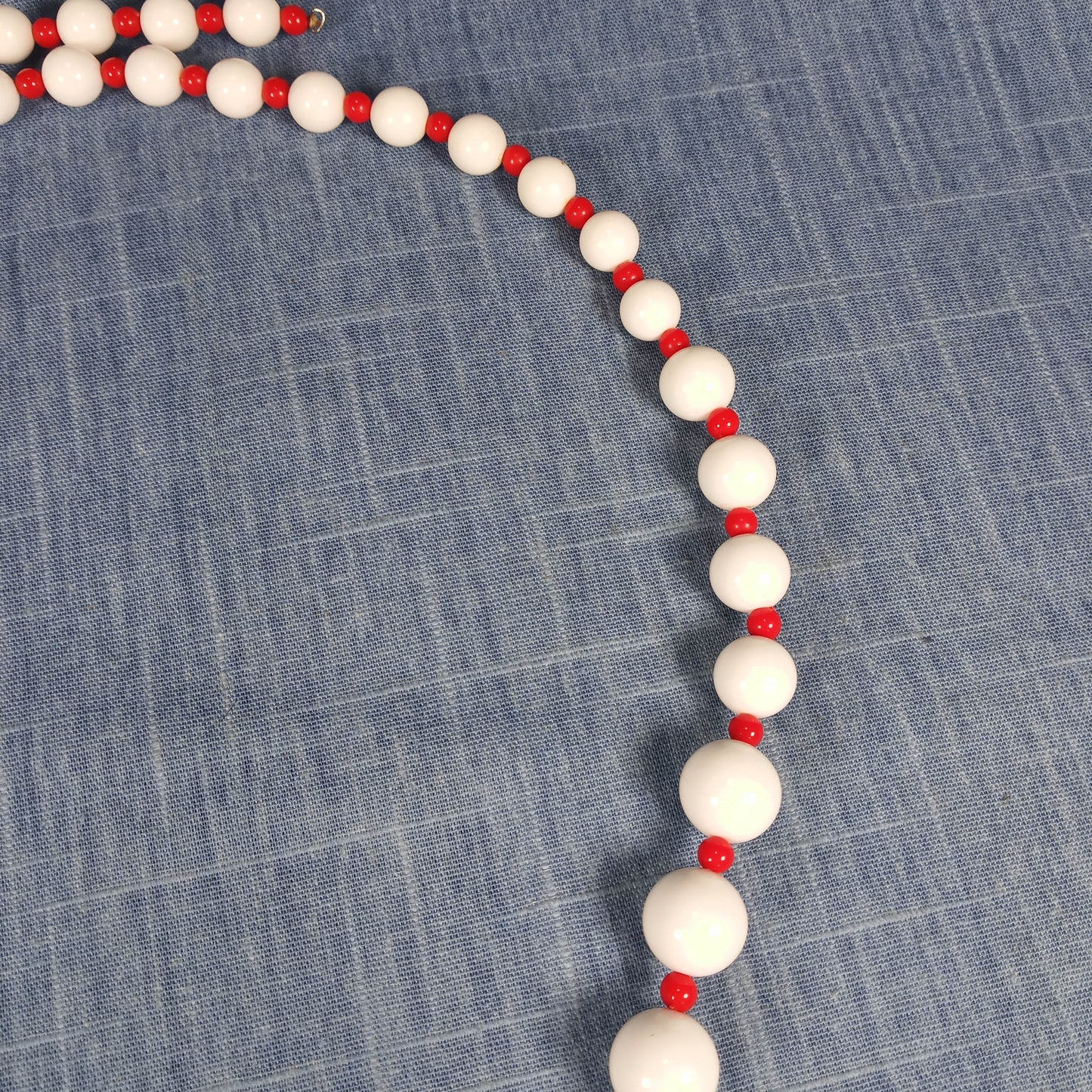 1960s Vintage Necklace with Alternating Large White and Small Red Beads