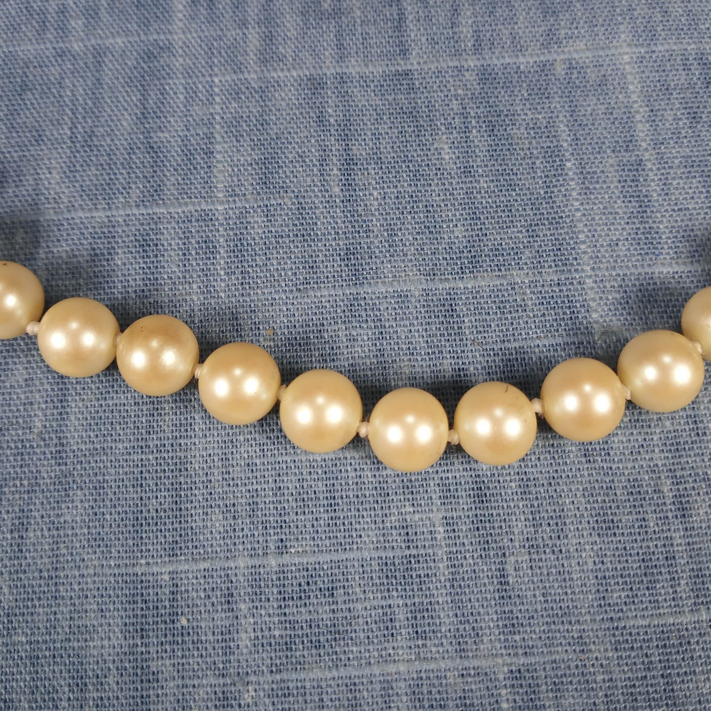 1950s Vintage Necklace with a Single Strand of Cream Pearl Beads