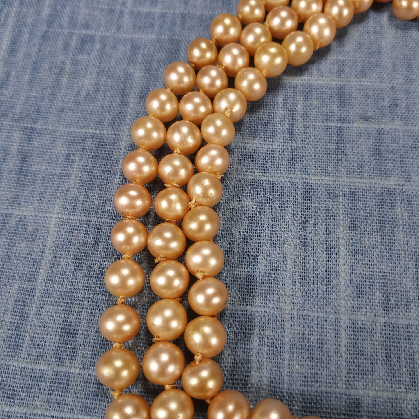 1940s Vintage Short Necklace with a Triple Strand of Pearl Beads