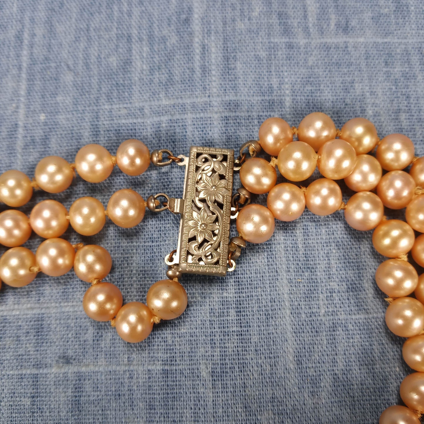 1940s Vintage Short Necklace with a Triple Strand of Pearl Beads