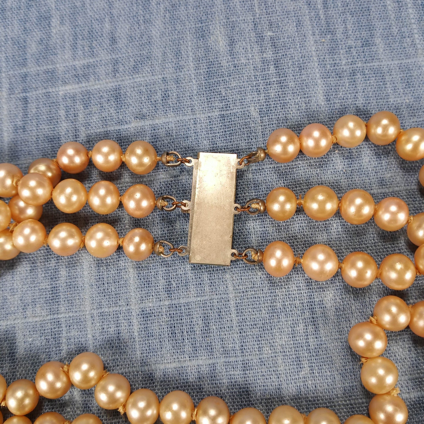 1940s Vintage Short Necklace with a Triple Strand of Pearl Beads