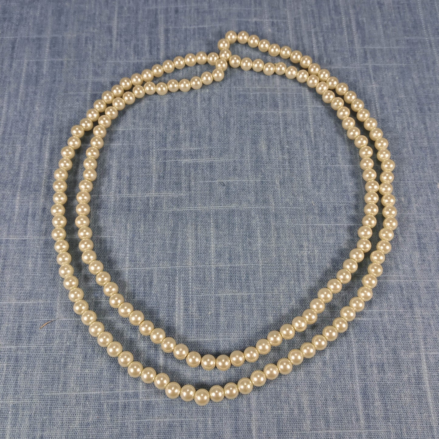1970s Vintage Necklace: Single Continuous String of White Pearl Beads