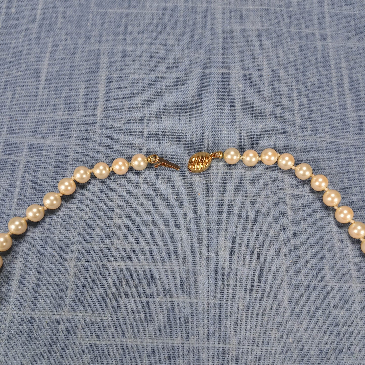 1950s Vintage Necklace with a Single String of Pearl Beads
