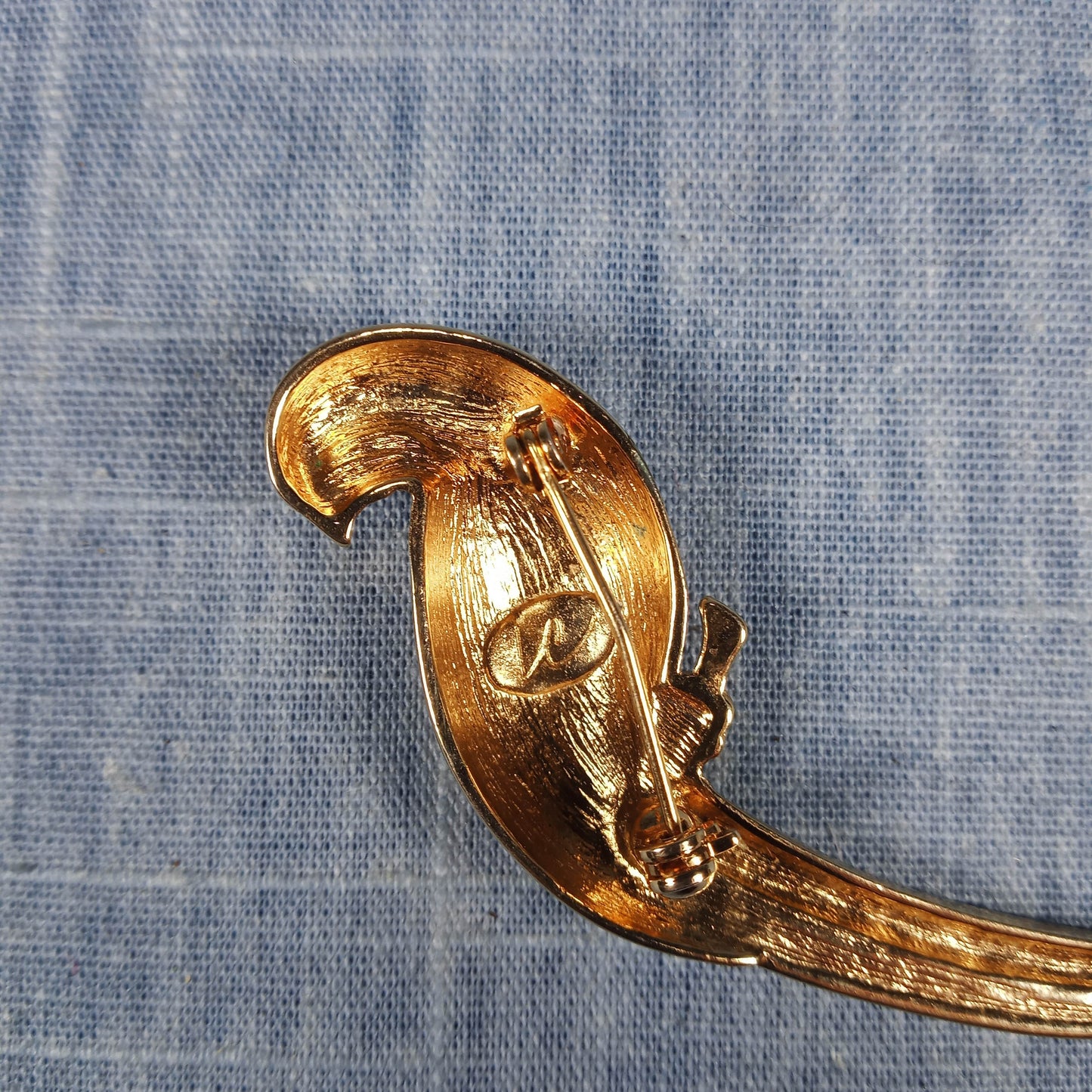 1960s Vintage Parrot Pin with Gold Tone and Green Tail