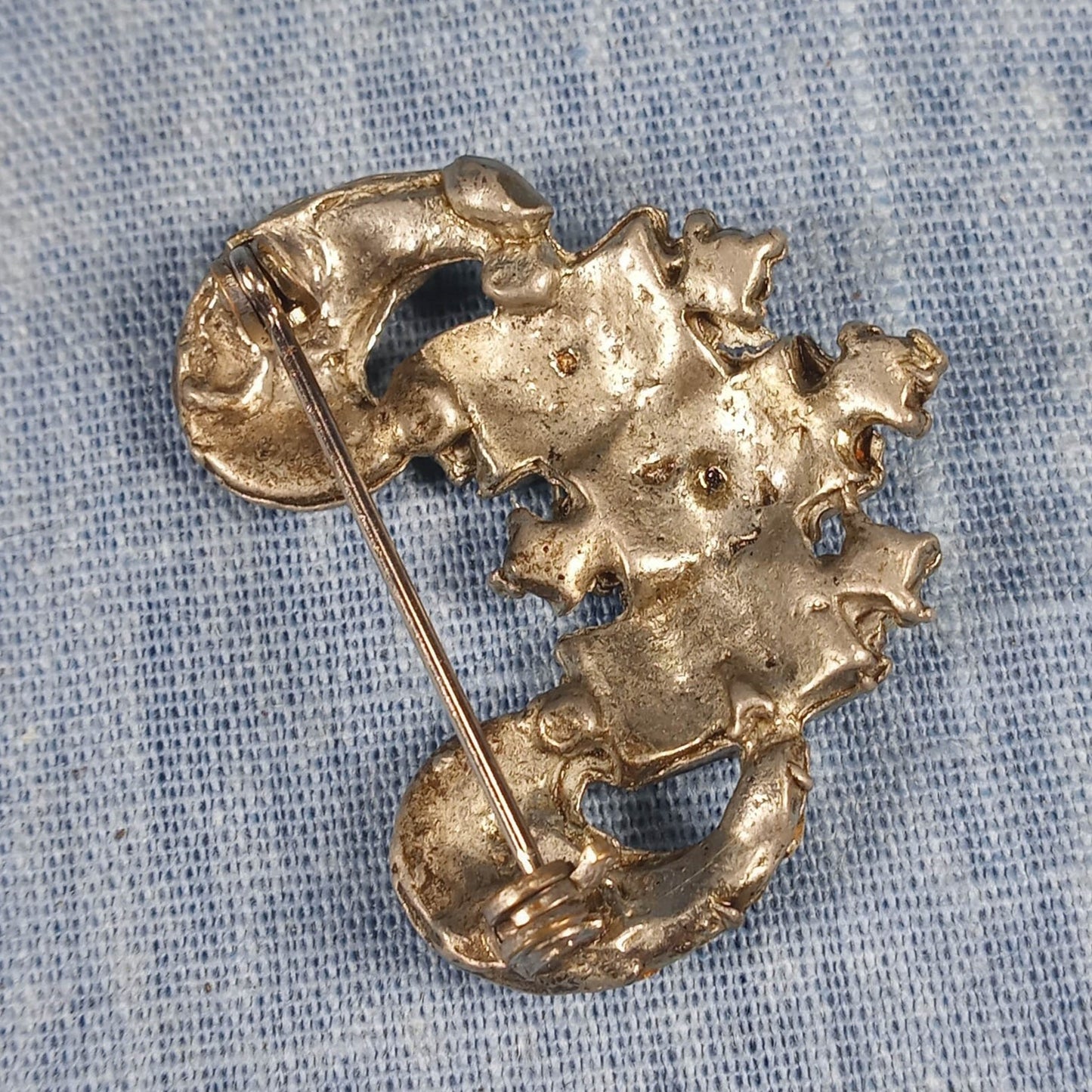 1930s Vintage Crest Pin with Clear Rhinestones