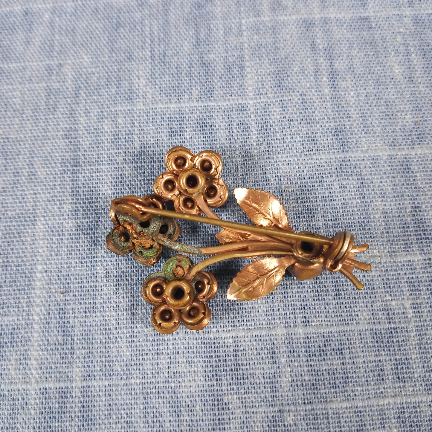 1940s Vintage Pin with Aqua Blue Rhinestones in a Budding Flower Pattern