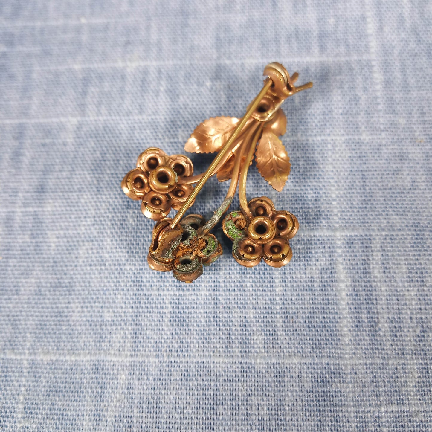 1940s Vintage Pin with Aqua Blue Rhinestones in a Budding Flower Pattern
