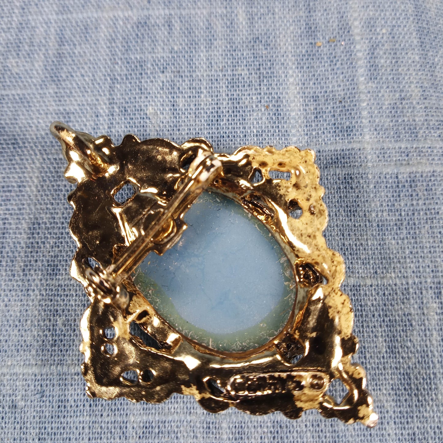 1960s Vintage Cameo Matching Brooch and Earrings: White on Blue in a Gold Tone Frame