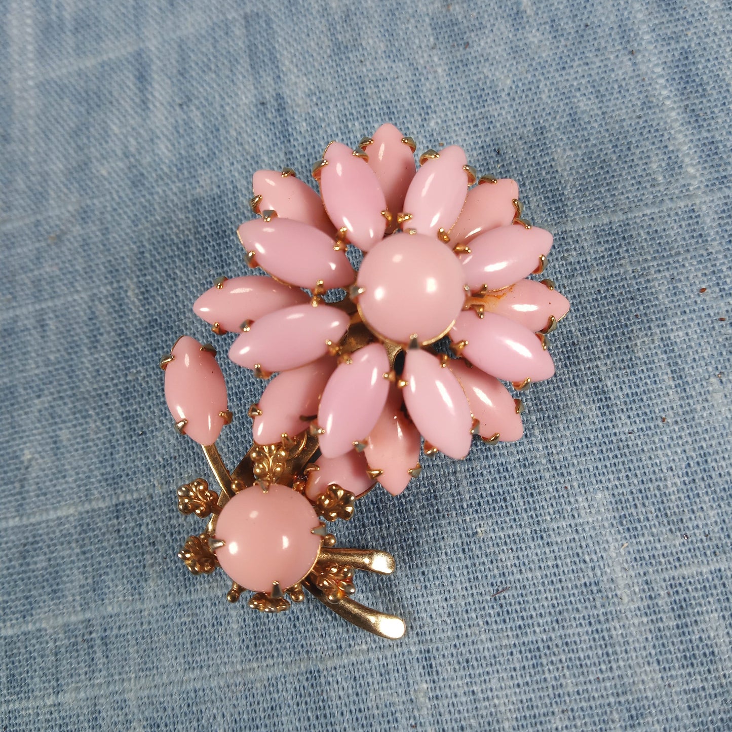1950s Vintage Jewelry Set: Matching Pair of Earrings and Brooch w Pink Beads