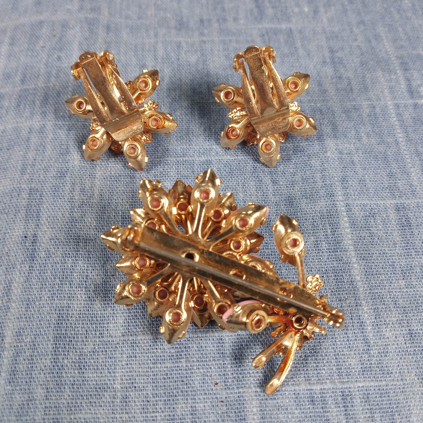 1950s Vintage Jewelry Set: Matching Pair of Earrings and Brooch w Pink Beads