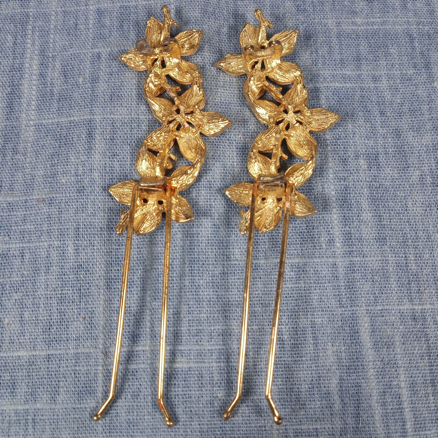 1960s Vintage Flower Hairpins in a Matching Set: White and Red Enamel