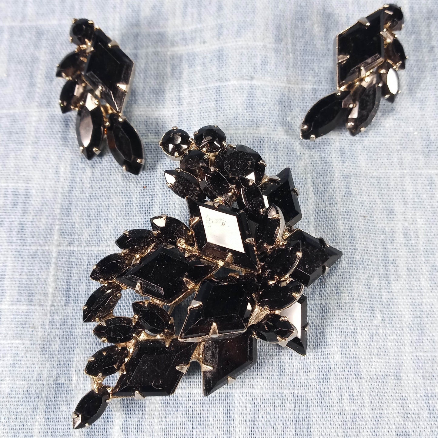 1960s Vintage Jewelry Set: Matching Brooch and Clip Earrings with Black Rhinestones