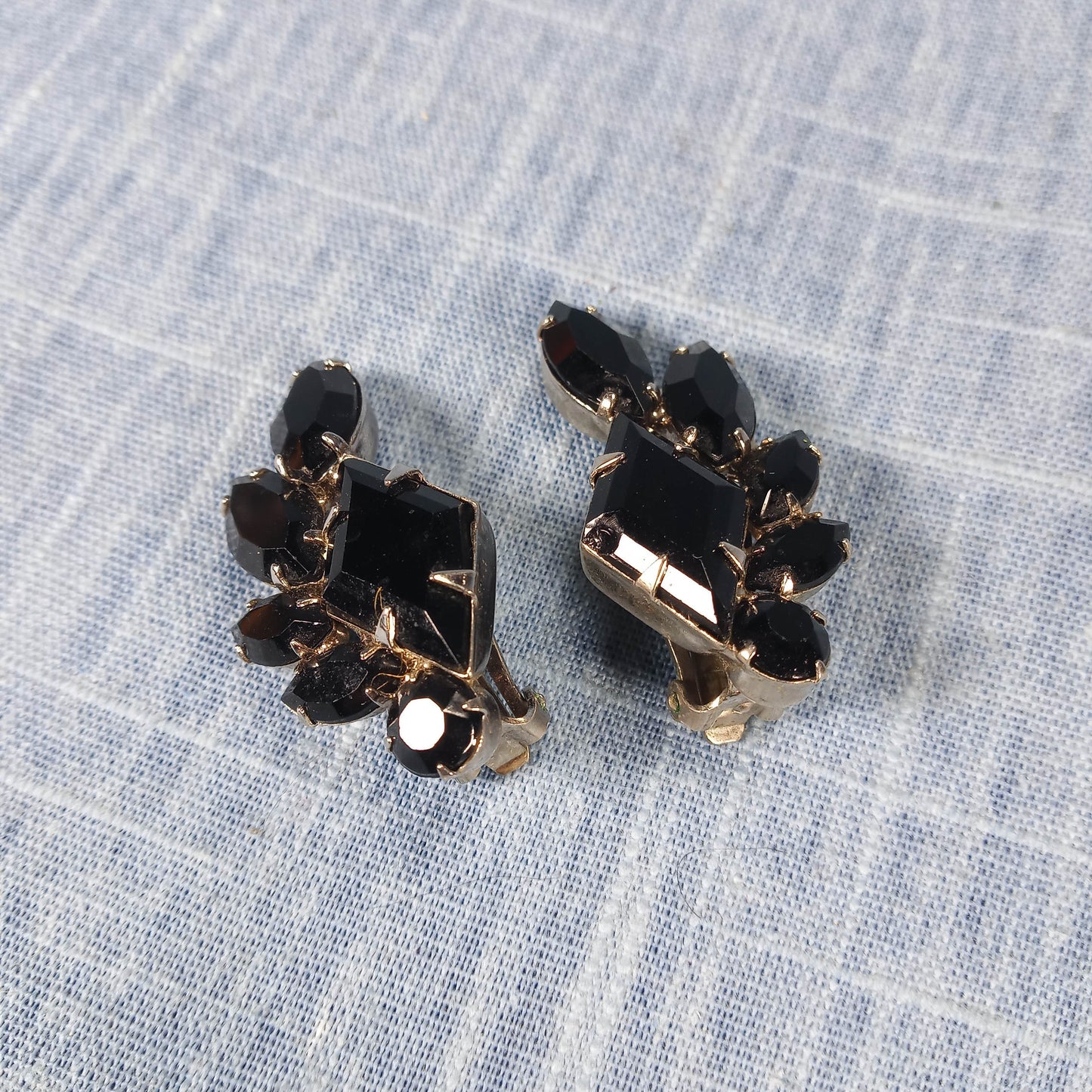 1960s Vintage Jewelry Set: Matching Brooch and Clip Earrings with Black Rhinestones