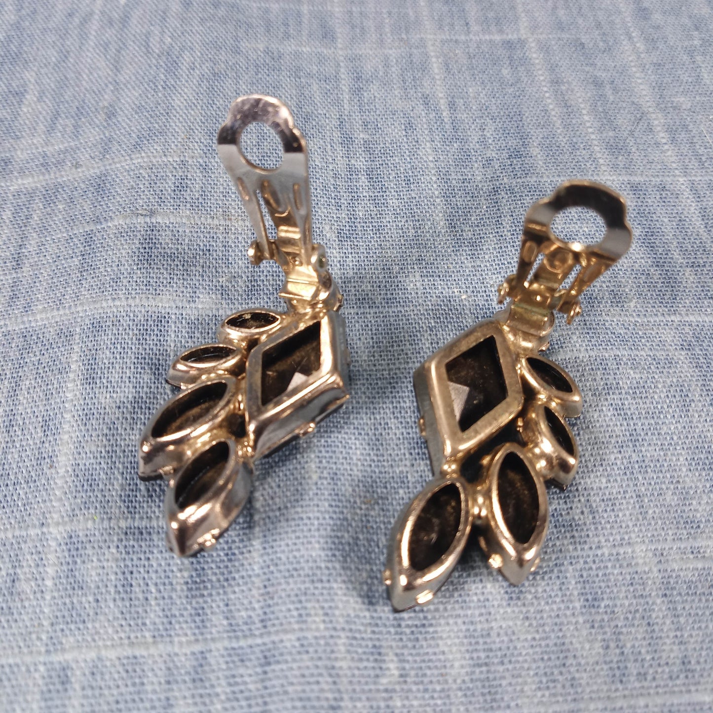 1960s Vintage Jewelry Set: Matching Brooch and Clip Earrings with Black Rhinestones