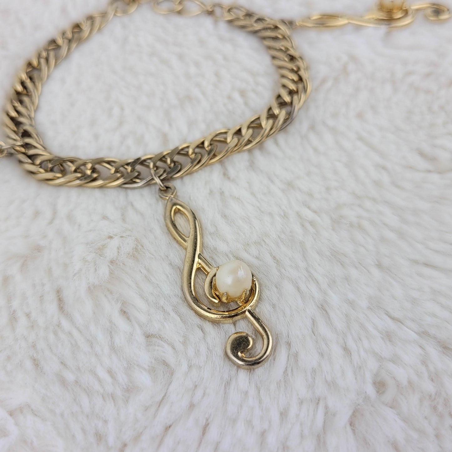 1950's Metal Chain Musical Note Charm Bracelet