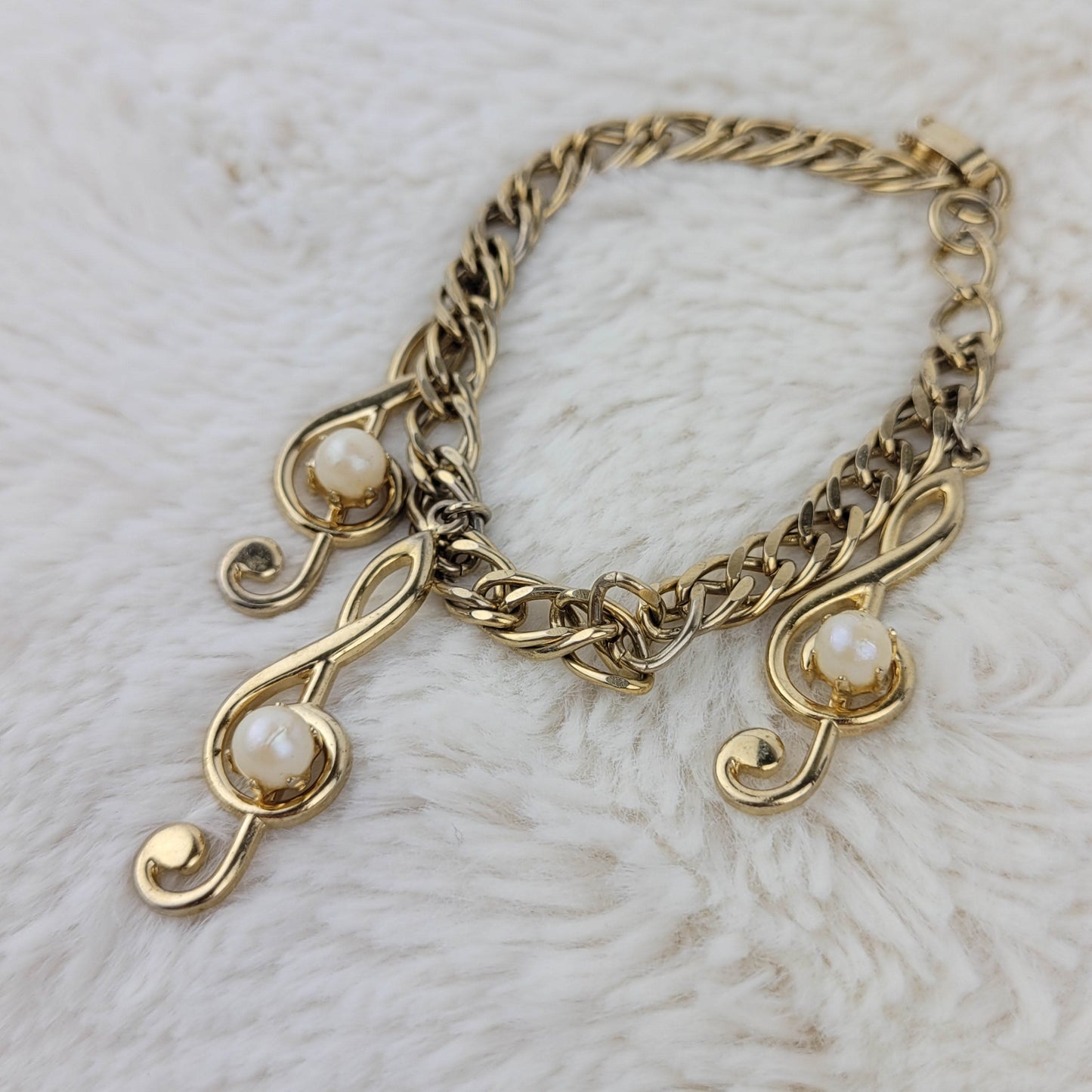 1950's Metal Chain Musical Note Charm Bracelet