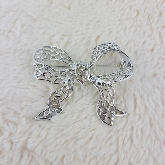 1960's Silver Metal Filigree Bow Pin