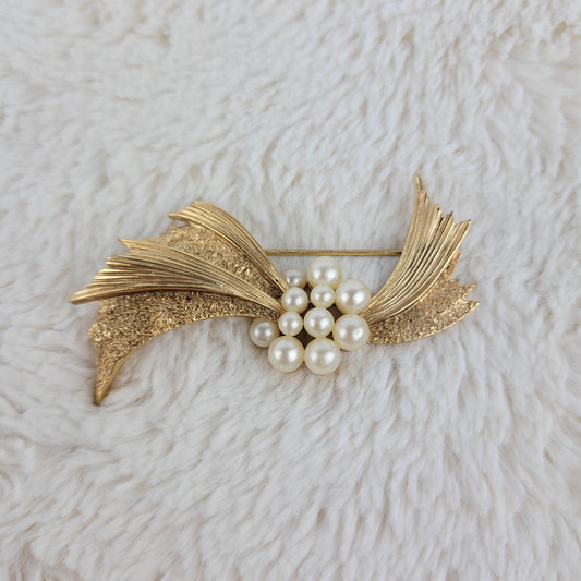 1950's Gold Metal Pin with Pearls by Trifari