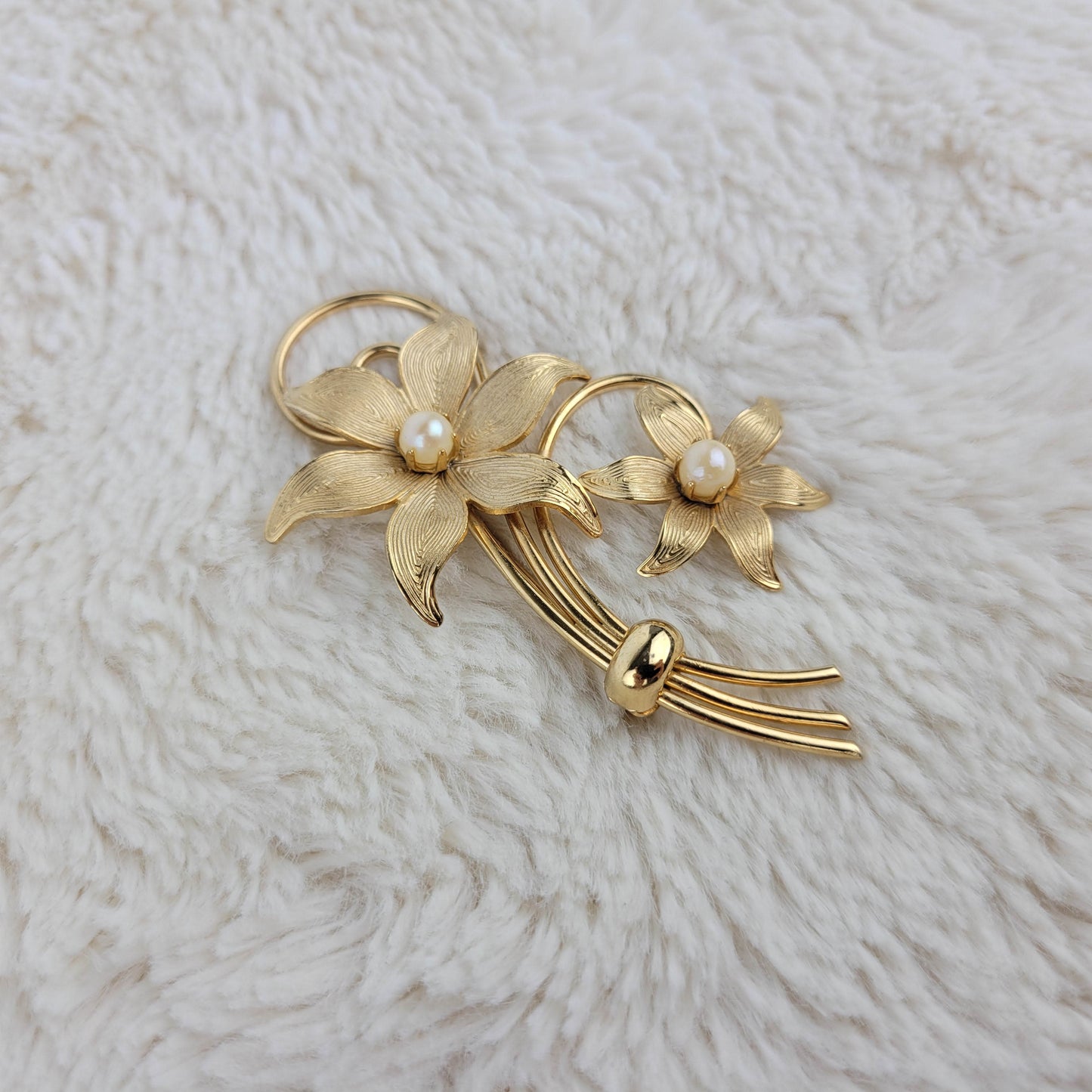 1950's Gold Metal Flower Spray Pin with Real Pearls