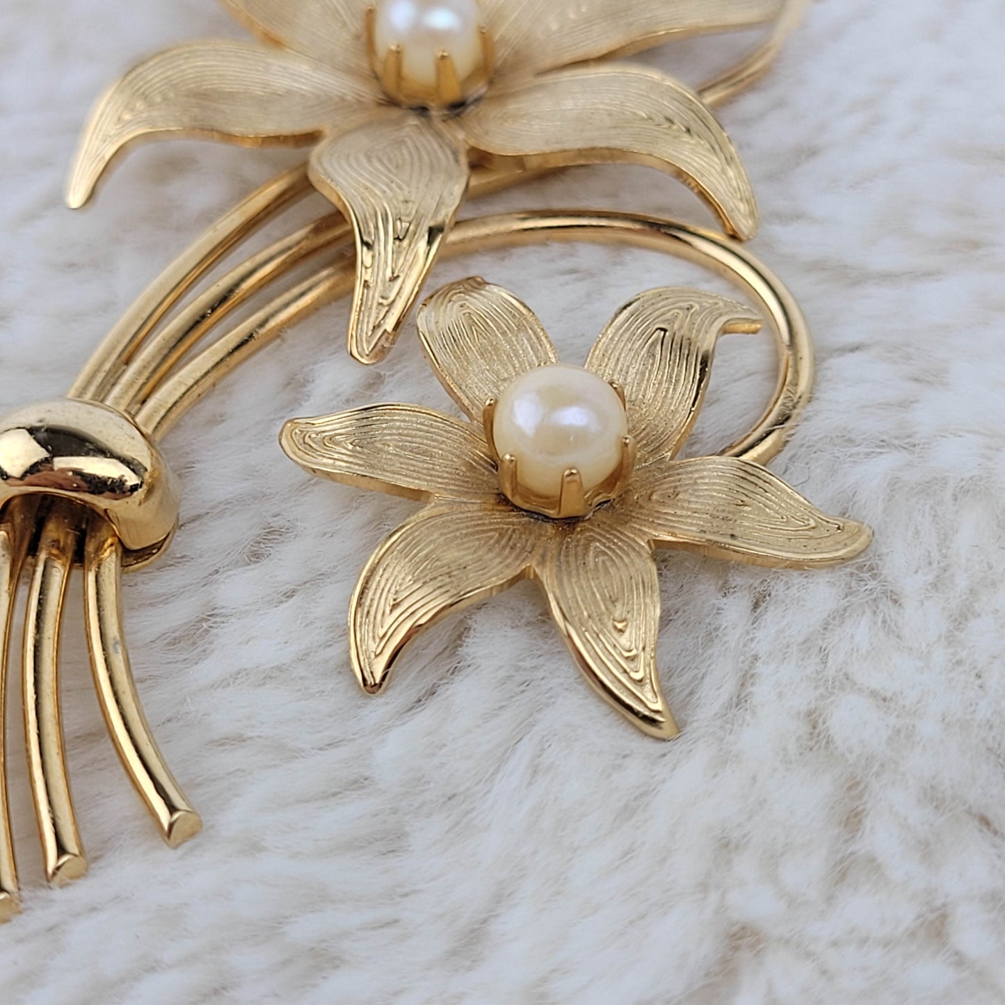 1950's Gold Metal Flower Spray Pin with Real Pearls