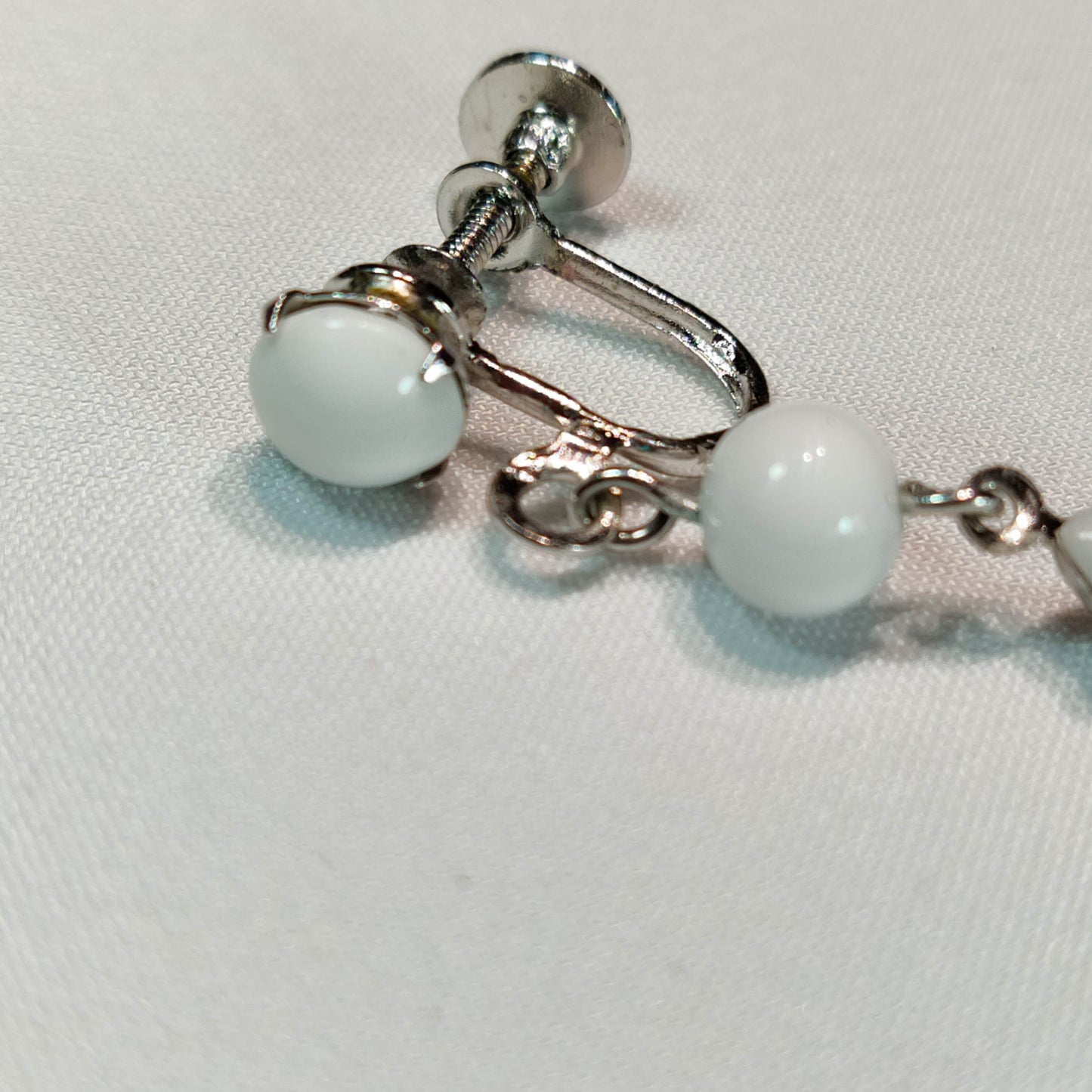 1950's White Bead Dangle Screwback Earrings