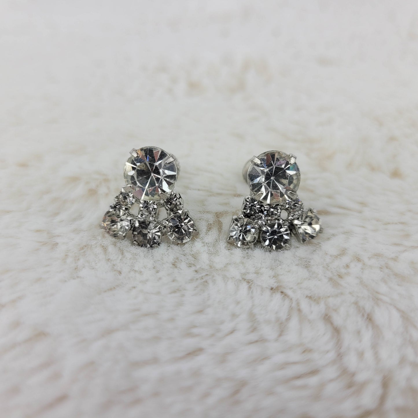 1940's Clear Rhinestones Cluster Screwback Earrings