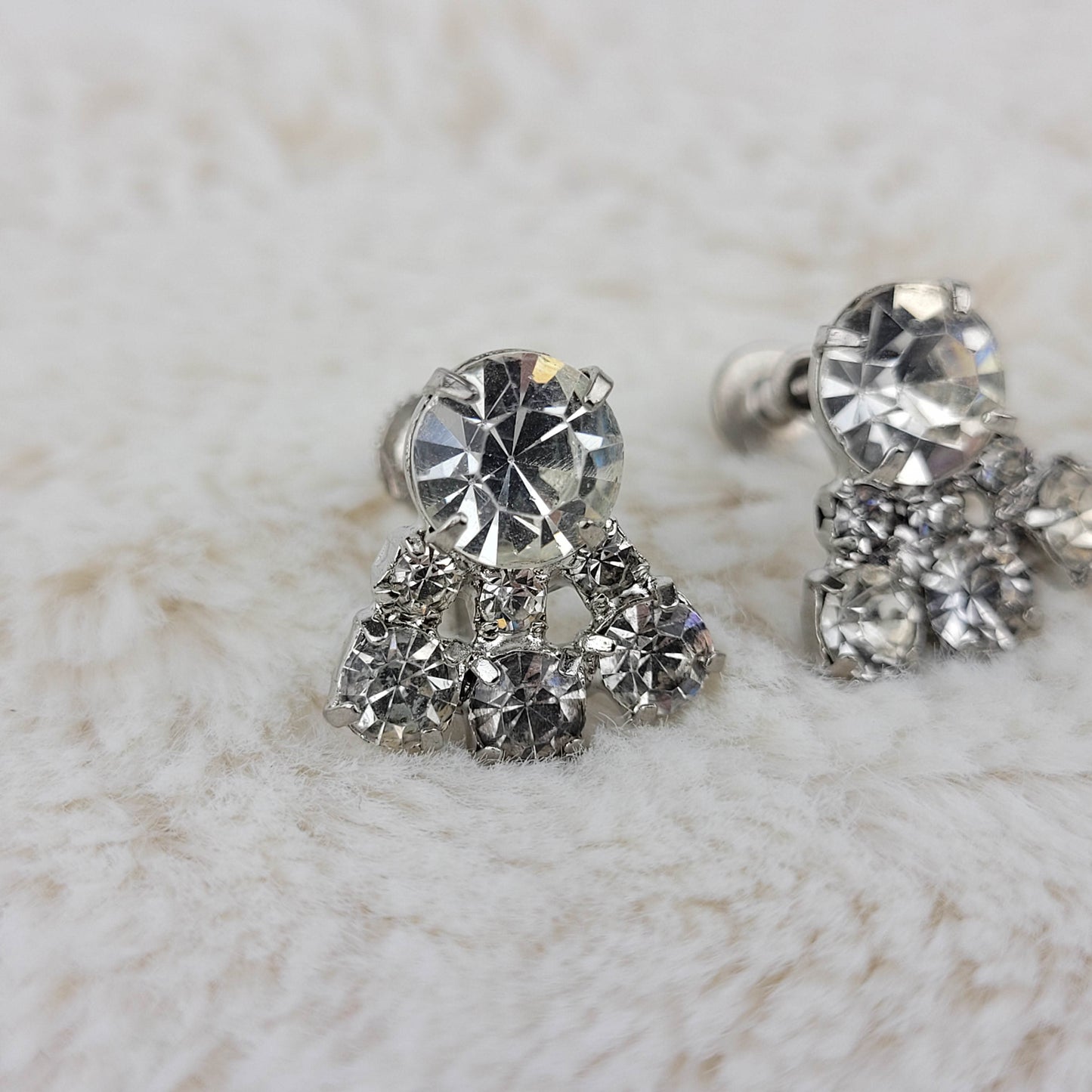 1940's Clear Rhinestones Cluster Screwback Earrings