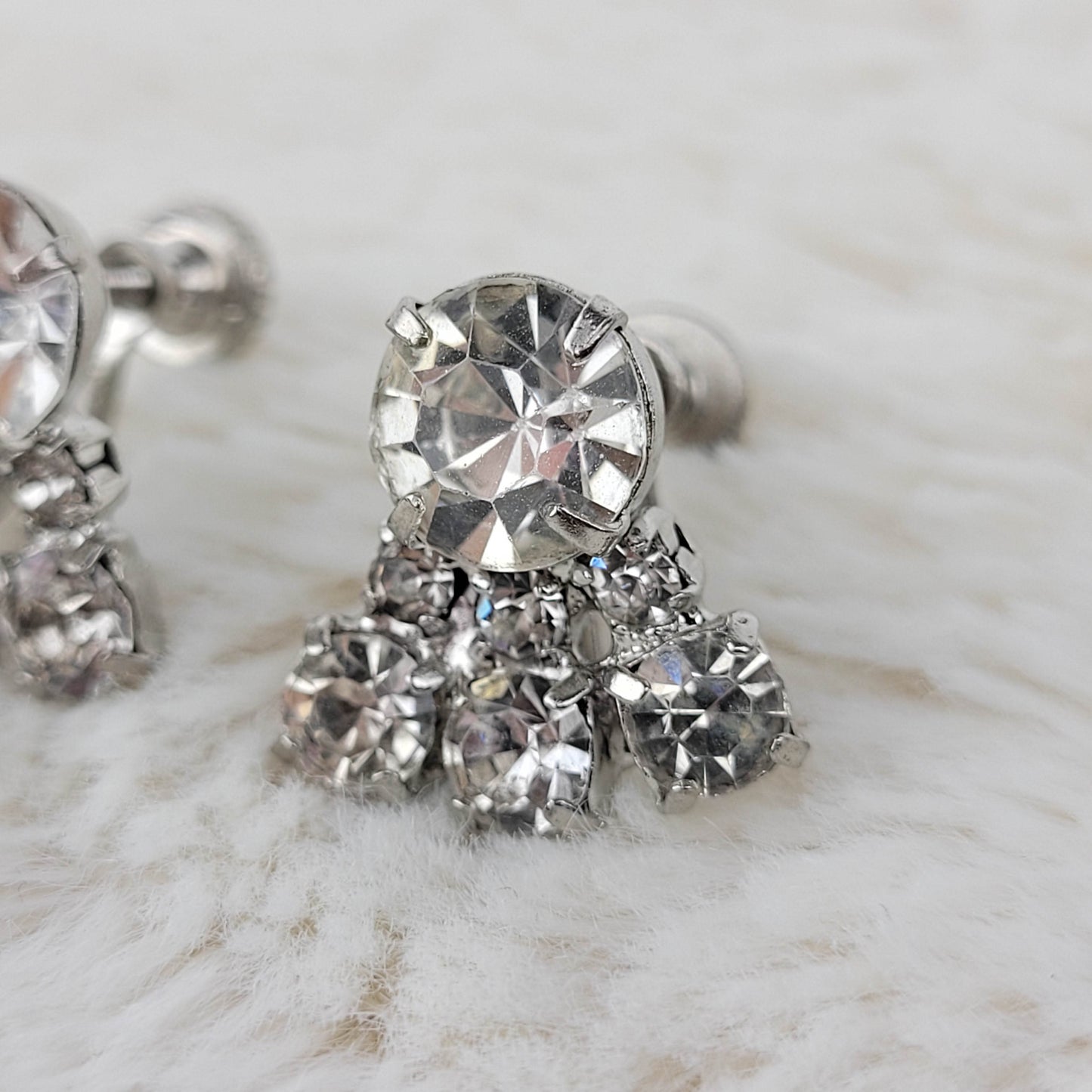 1940's Clear Rhinestones Cluster Screwback Earrings