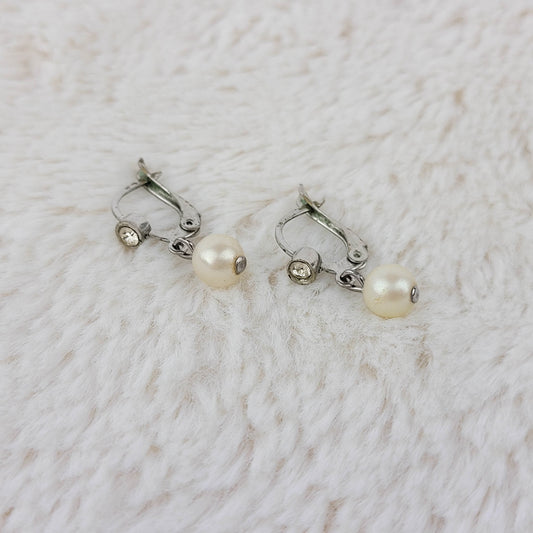 1940's Single Pearl Drop Hook Earrings