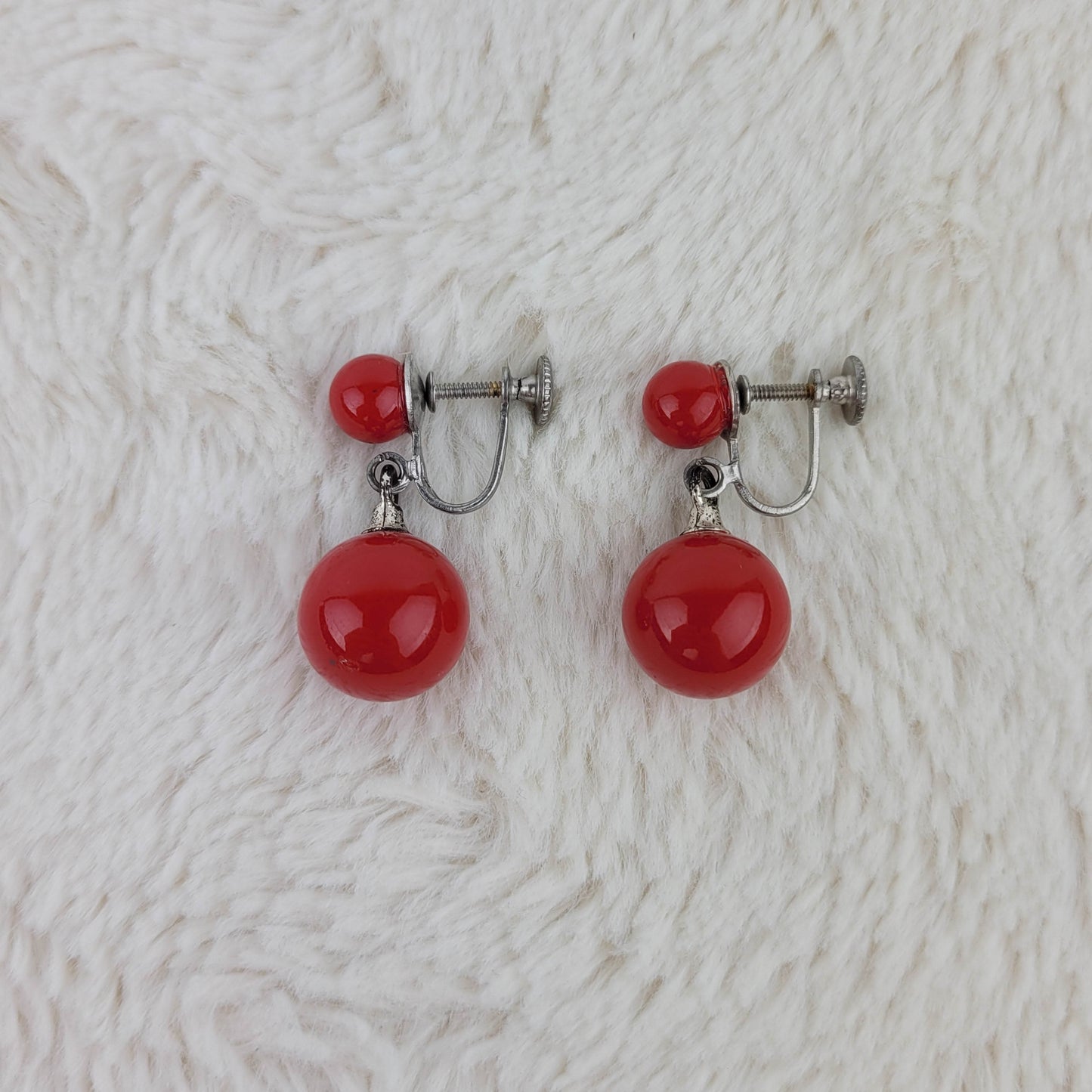 1950's Cherry Red Bead Dangle Screwback Earrings