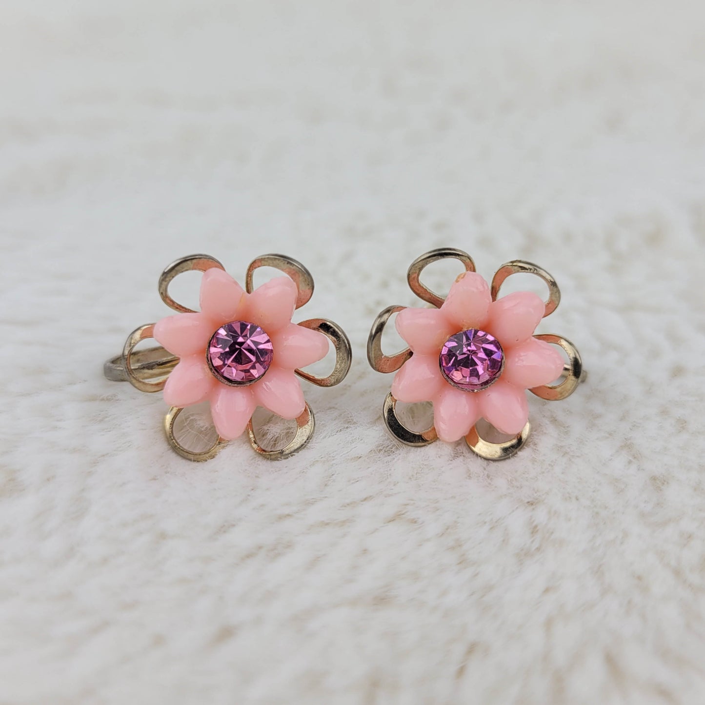 1950's Pink Lucite and Rhinestone Flower Screwback Earrings