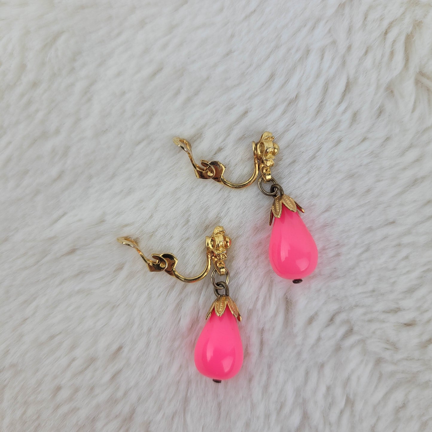 1950's Pink Pare Dangle Earrings