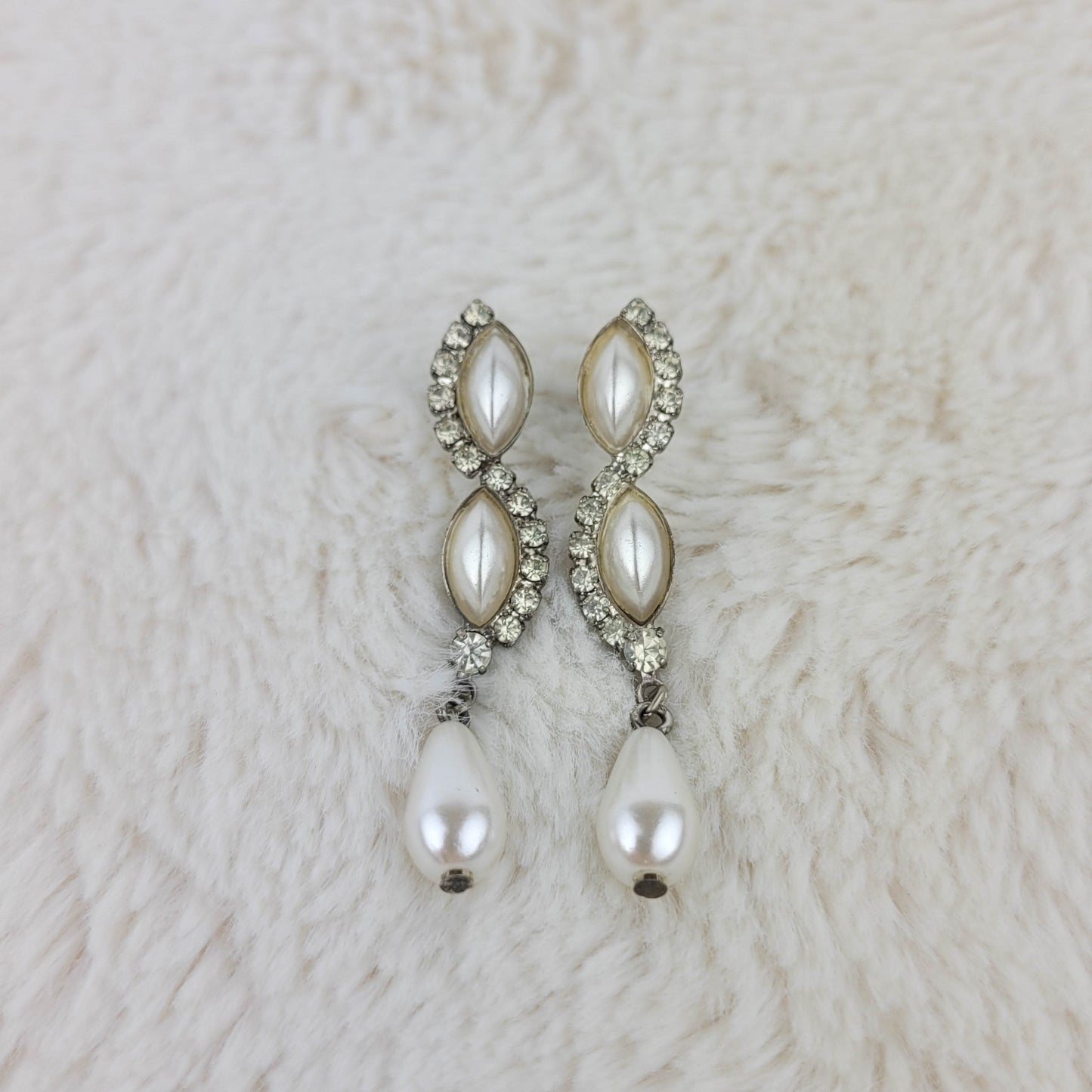 1950's Clear Rhinestone and Pearlescent Dangle Earrings