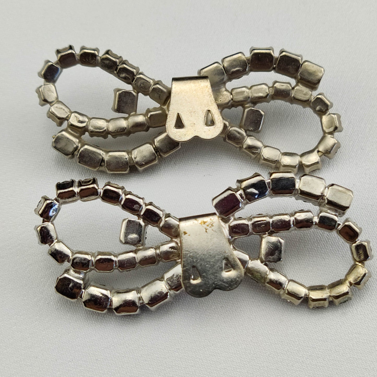 1940's Clear Rhinestone Bow Tie Shoe Clips with a Pearl Center